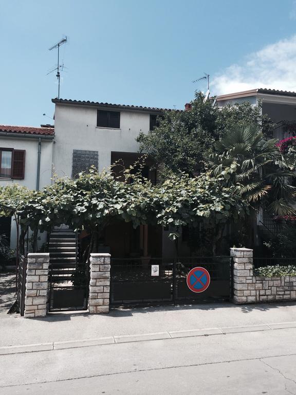 Mila Holiday Apartments Porec Ngoại thất bức ảnh
